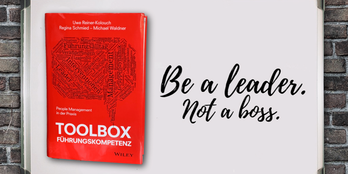 rote Toolbox mit daneben dem Sprcuh "Be a leader not a boss"